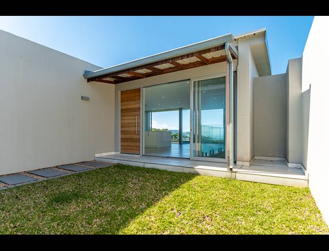 3 BEDROOM TOWNHOUSE FOR SALE IN LA LUCIA